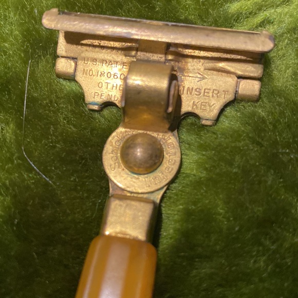 Vintage Razor - Picture 2 of 4